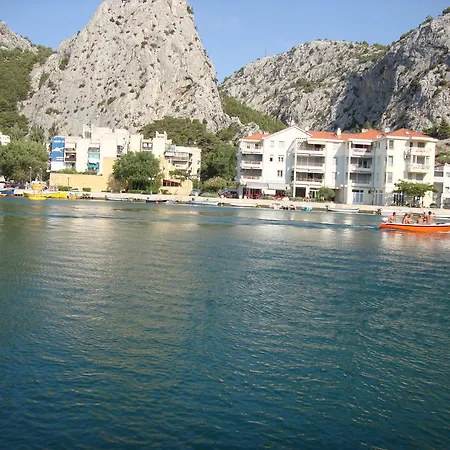 Amalia Omiš